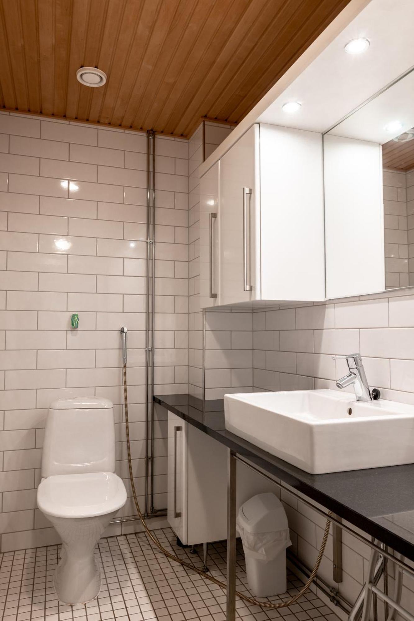 2ndhomes Luxury 2br With Rooftop Terrace & Sauna In Kamppi Center Helsingfors